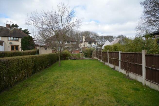 REAR GARDEN 04.JPG