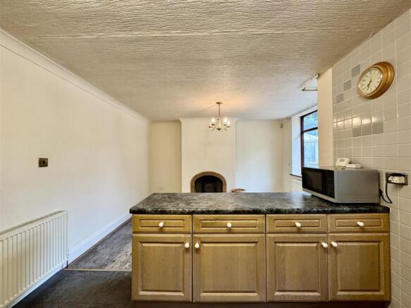 3 bed Semi-Detached for sale Image 12