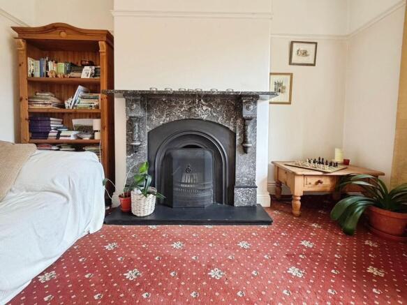 5 bed Semi-Detached for sale Image 7