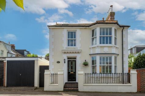 Parkgate Road, Reigate, RH2