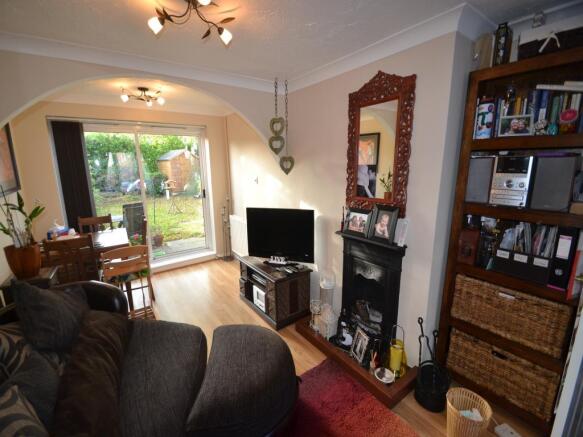 SITTING/DINING ROOM