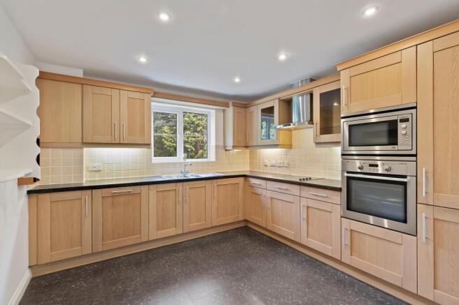 2 bed Flat for sale Image 4