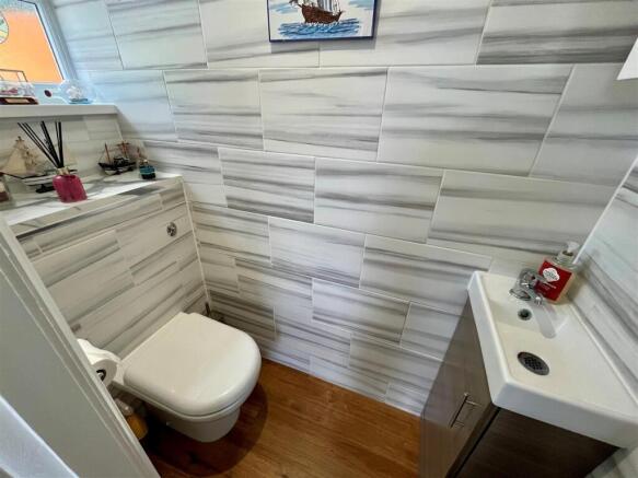 3 bed Terraced for sale Image 11