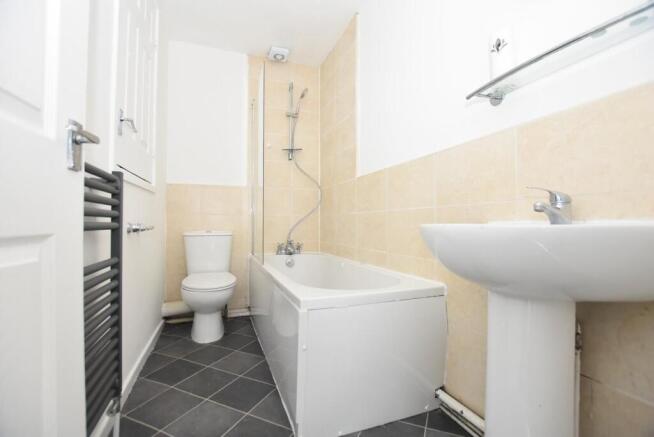 2 bed Semi-Detached to rent Image 6