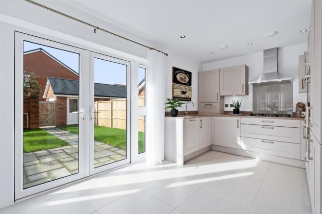Brockhills Lane, New Milton photo 4