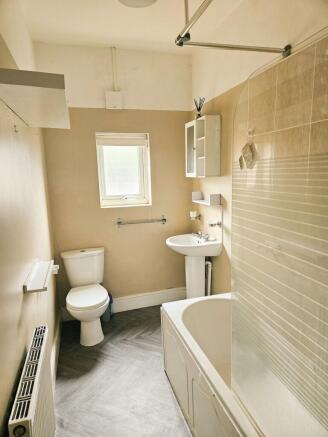 2 bed Terraced to rent Image 7