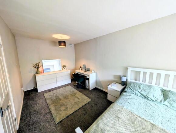 2 bed Apartment for sale Image 8