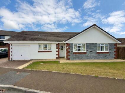 Longfield Drive, Camelford, PL32 9TE