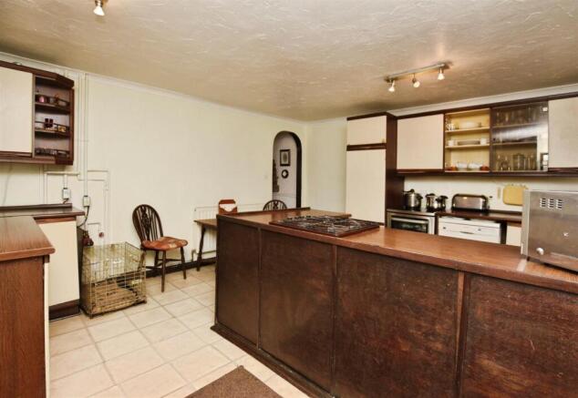 4 bed Semi-Detached for sale Image 11
