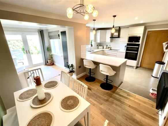 Open Plan Kitchen and Dining Room