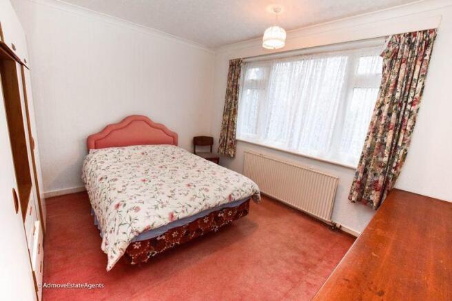 17 Woodland Av...