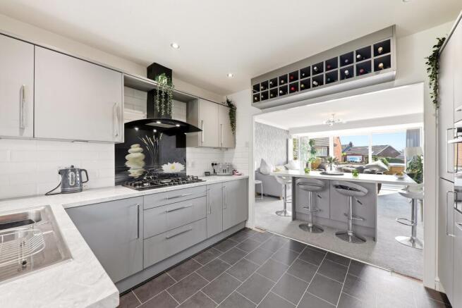 2 bed Semi-Detached Bungalow for sale Image 5