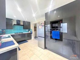 40, Scarsdale Road, Harrow HA2 8LW