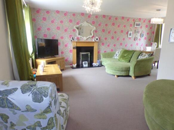 Living Room/Dinging