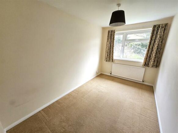 Bedroom 4.jpg