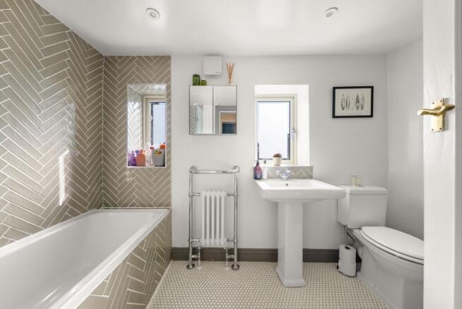 4 bed Terraced for sale Image 5