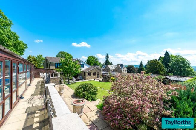 4 bed Detached for sale Image 8