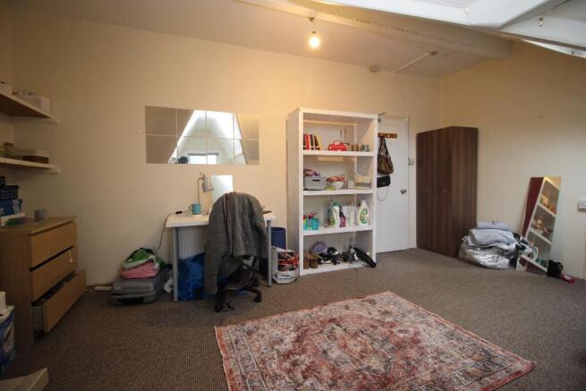 8 bed Terraced to rent Image 11