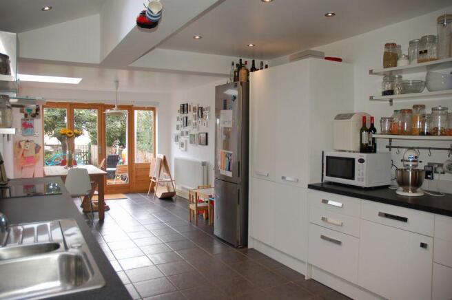 OPEN PLAN FAMILY/KITCHEN/DINING ROOM