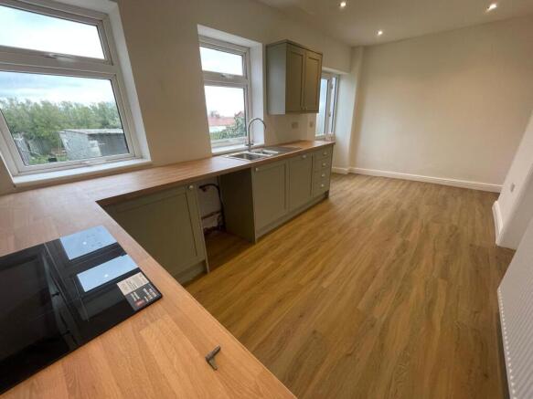 2 bed Semi-Detached for sale Image 6