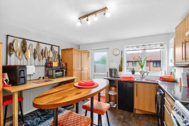 3 bed Semi-Detached for sale Image 5