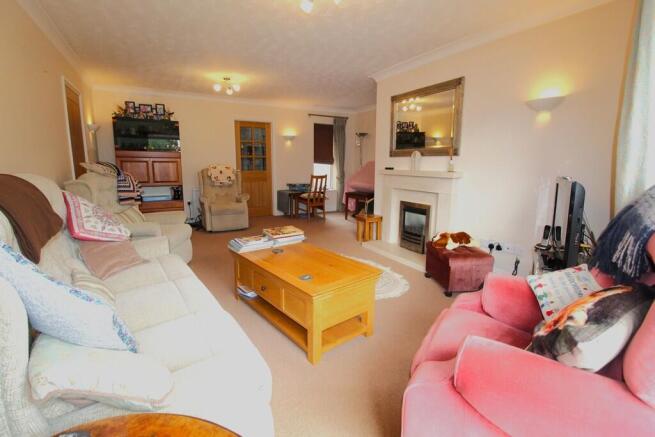 lounge 2