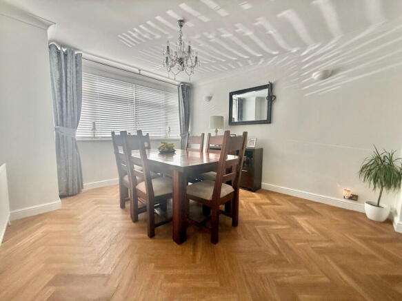 Grosvenor Road, Ettingshall Park photo 5