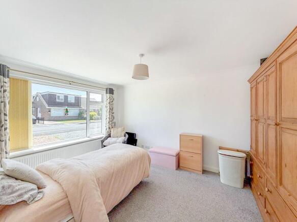 2 bed Semi-Detached Bungalow for sale Image 5