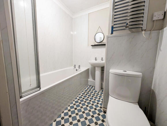 2 bed Apartment for sale Image 11