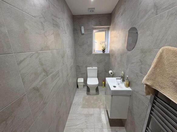 4 bed Detached for sale Image 10