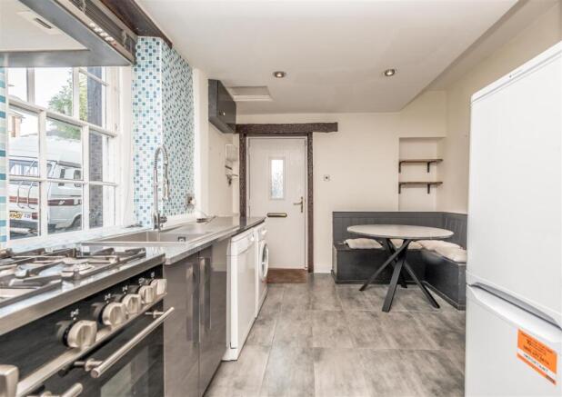 2 bed Semi-Detached for sale Image 10