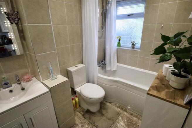 Bathroom.JPG