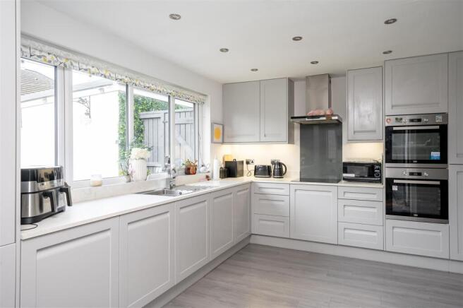 3 bed Detached Bungalow for sale Image 4