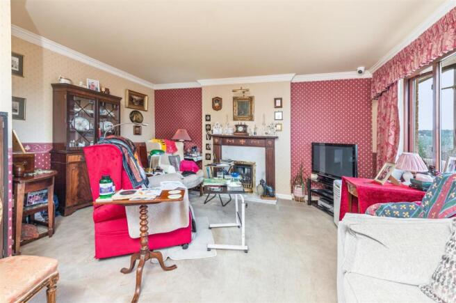 4 bed Detached for sale Image 4