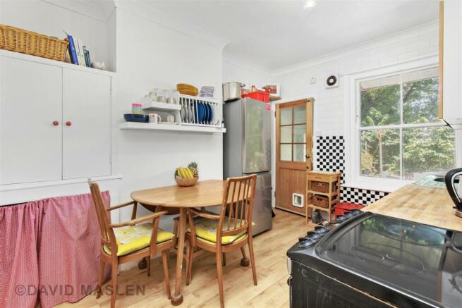 Kitchen (2).jpg