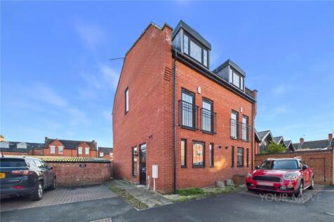 Thenford Mews, Abington, Northampton, NN1