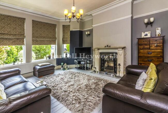 Lounge image 2