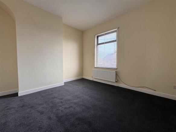 2 bed Terraced to rent Image 7