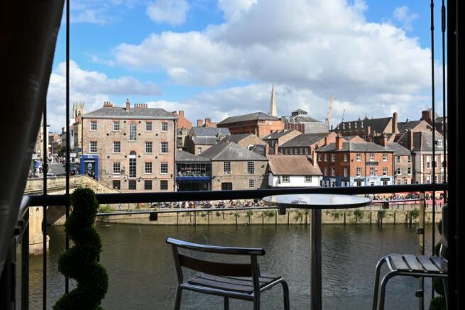 2 bed Flat for sale Image 9