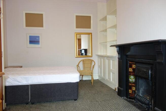 1 bed House Share to rent Image 4