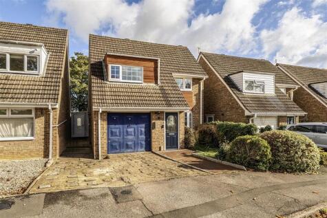 Gloucester Close, Weedon, NN7