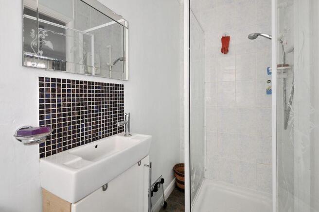 En-suite Showe...