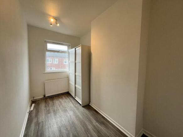 2 bed Terraced to rent Image 10