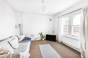 Flat D, 1, Becondale Road, London SE19 1QJ