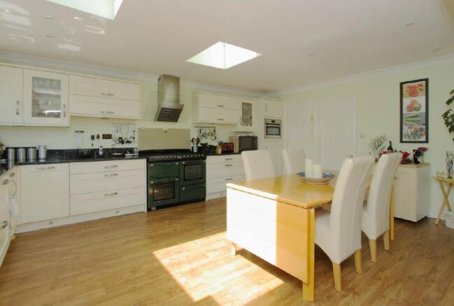 Kitchen/Breakfast Room