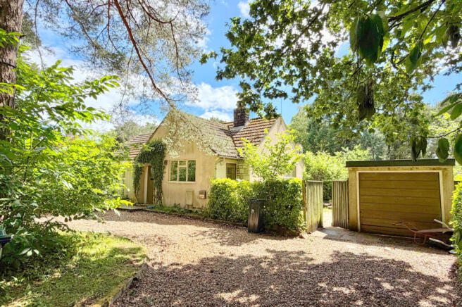 three bedroom bungalow in 0.54 acre plot