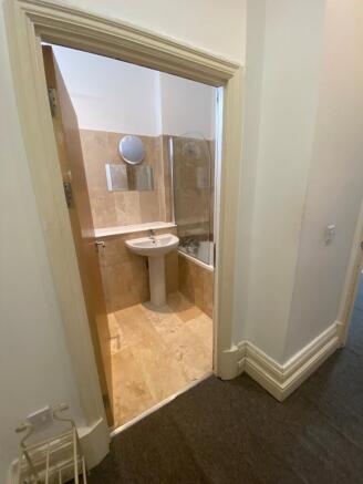 1 bed Apartment to rent Image 7