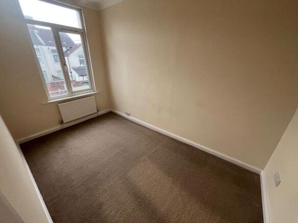 3 bed House to rent Image 5