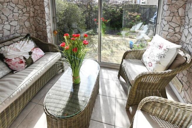 3 bed Terraced for sale Image 9