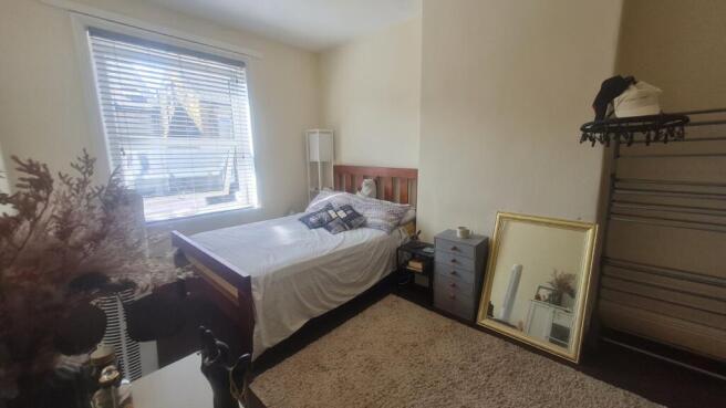 3 bed Terraced to rent Image 6